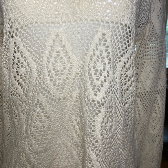 Gimmicks Cream Crochet w/ Tassel Top - Picture 11 of 14